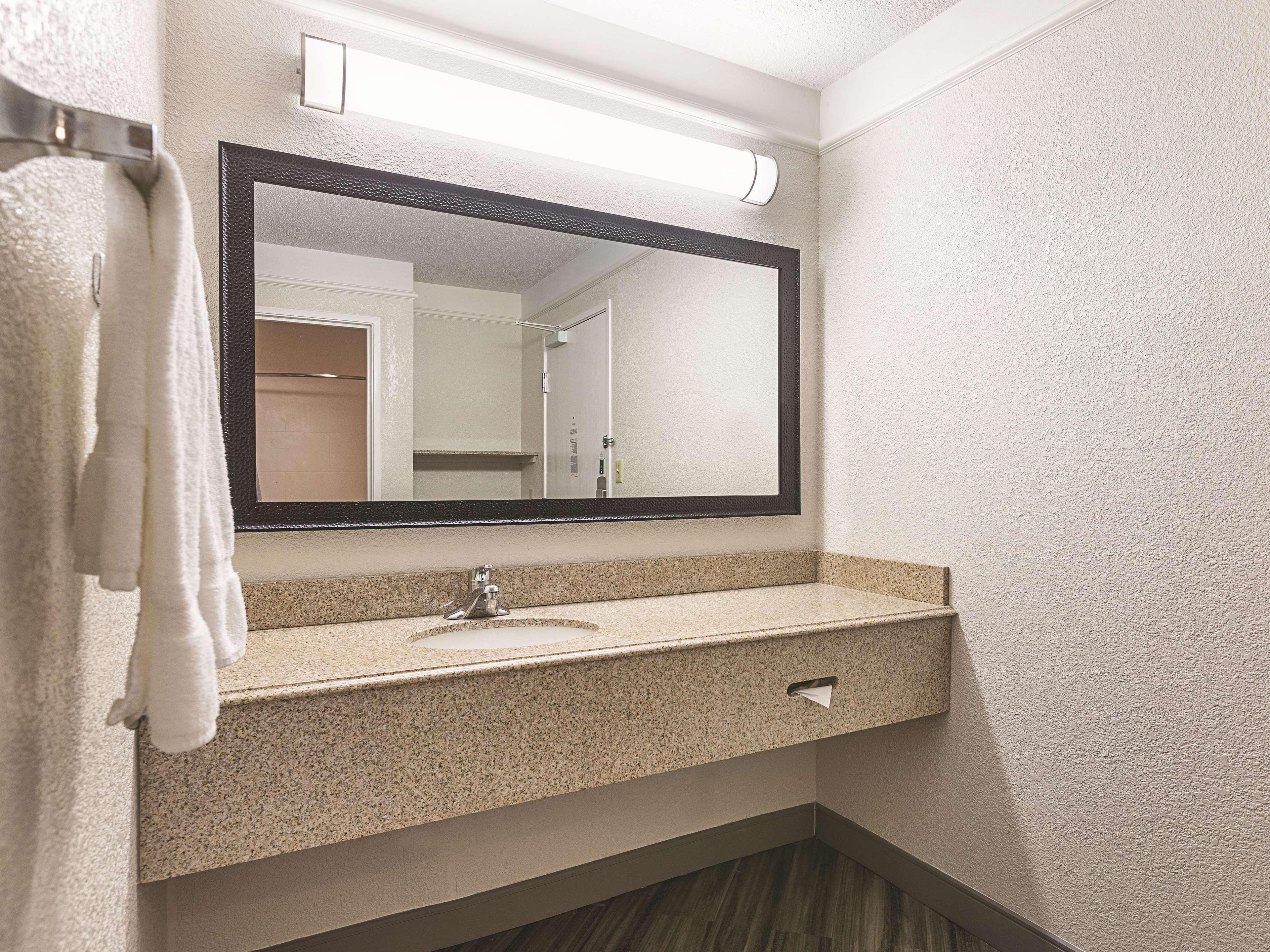 Hotel La Quinta By Wyndham Baton Rouge Siegen Lane à Prairieville Extérieur photo